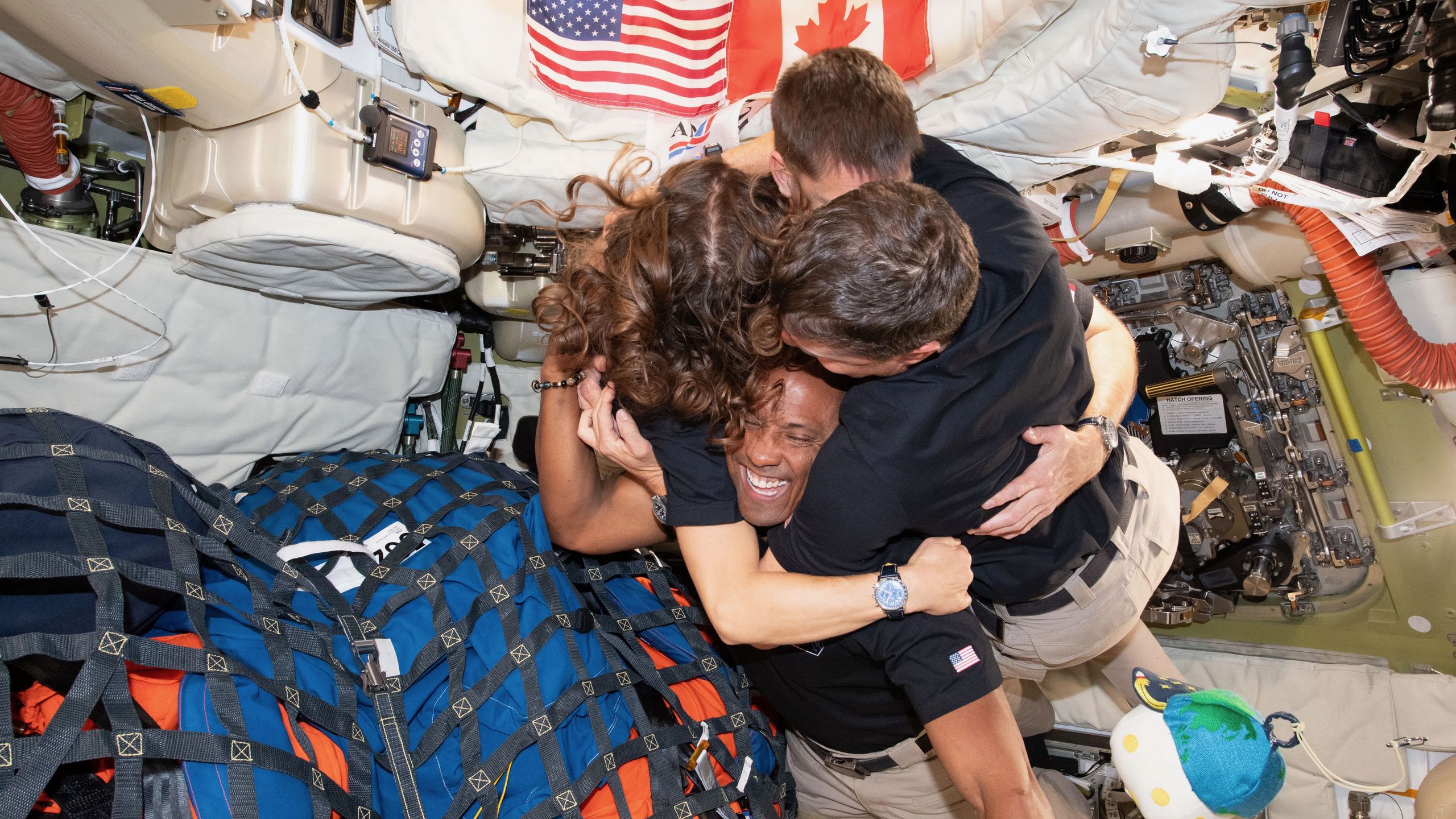 [EN]  149 million views! Artemis II moon mission breaks NASA's streaming record 