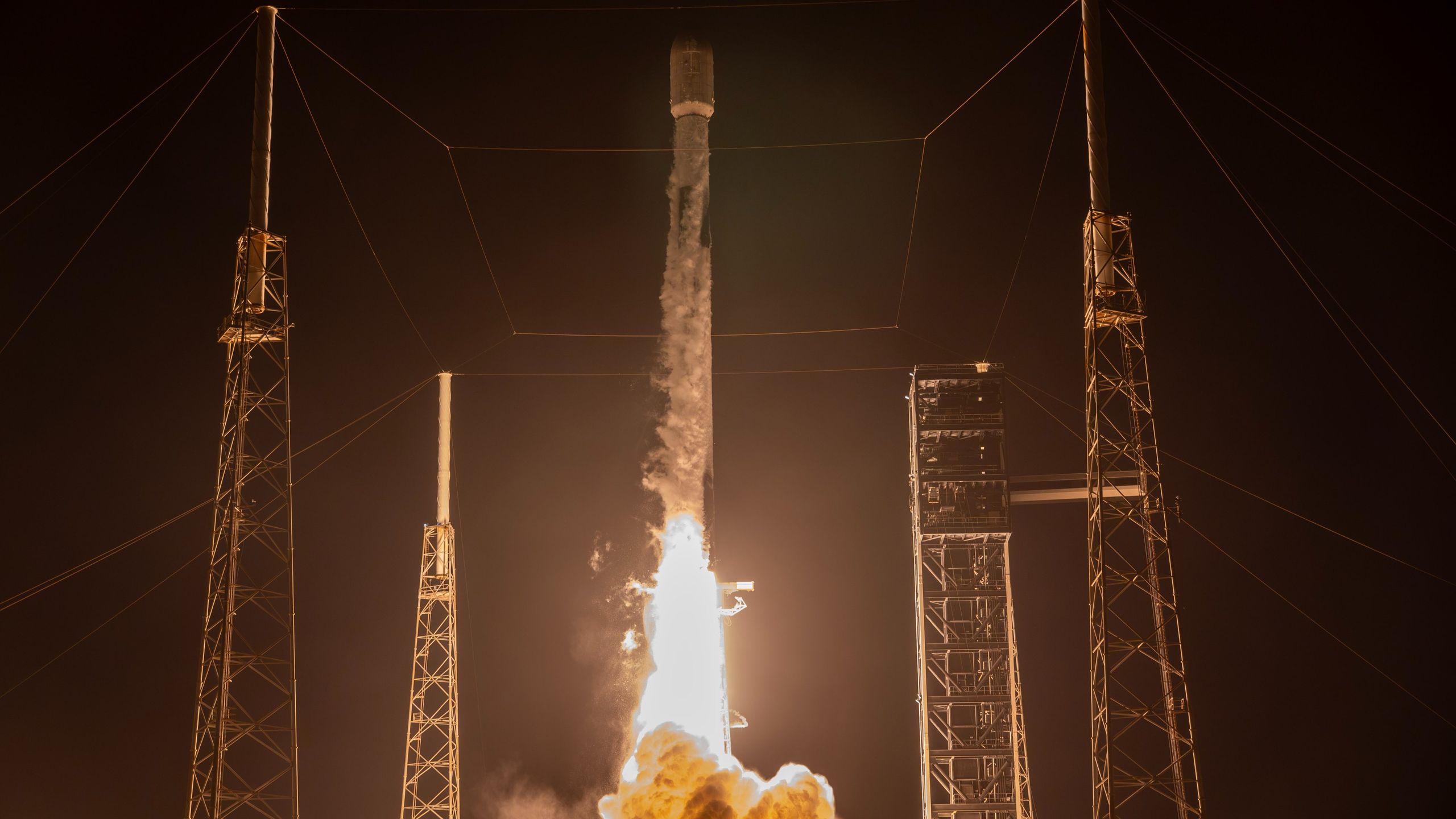[EN]  SpaceX Falcon 9 rocket launches for record-breaking 36th time 
