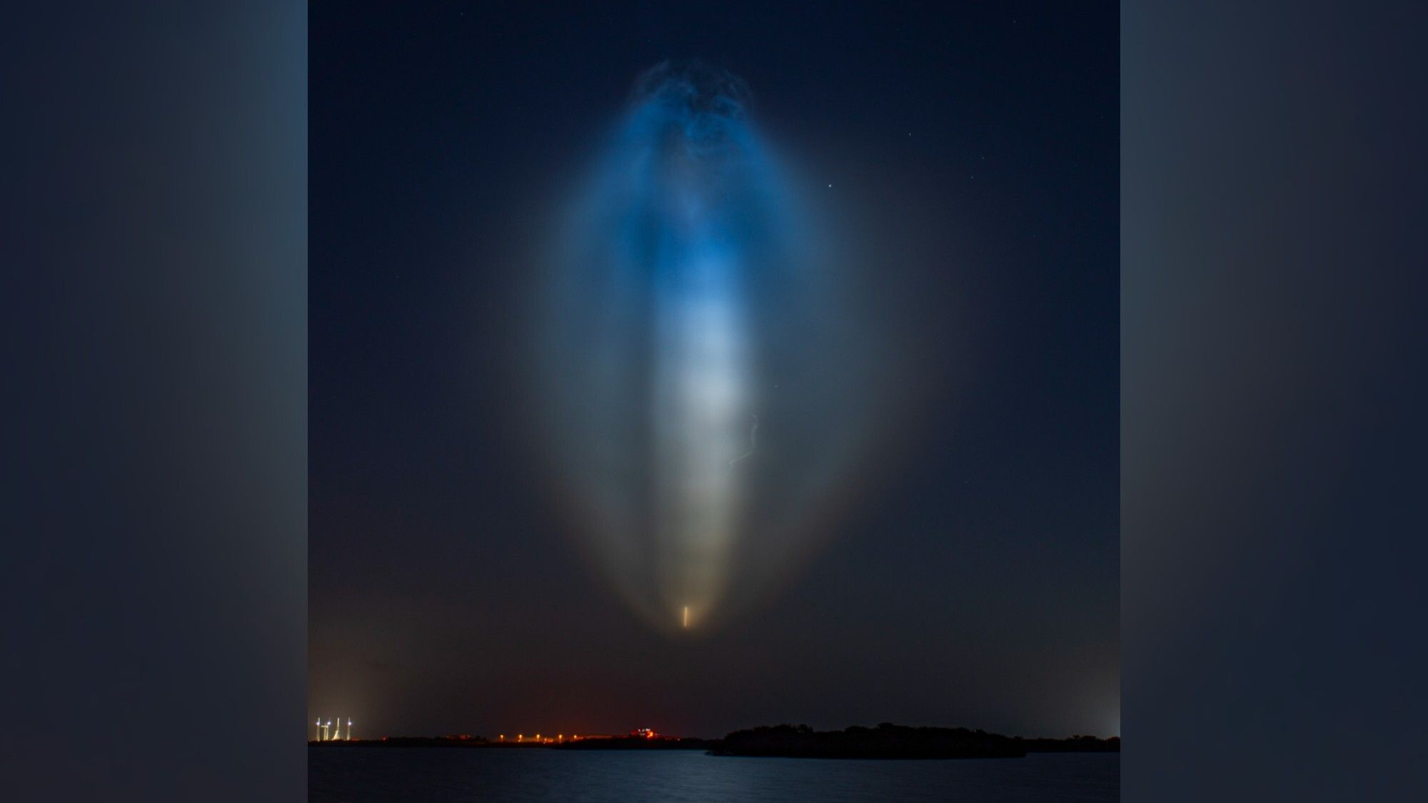 [EN]  SpaceX launch creates colorful 'jellyfish' in the night sky | Space photo of the day for July 10, 2026 